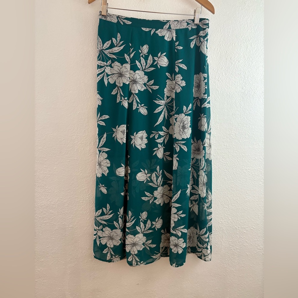 Loft green floral print long skirt size 8P